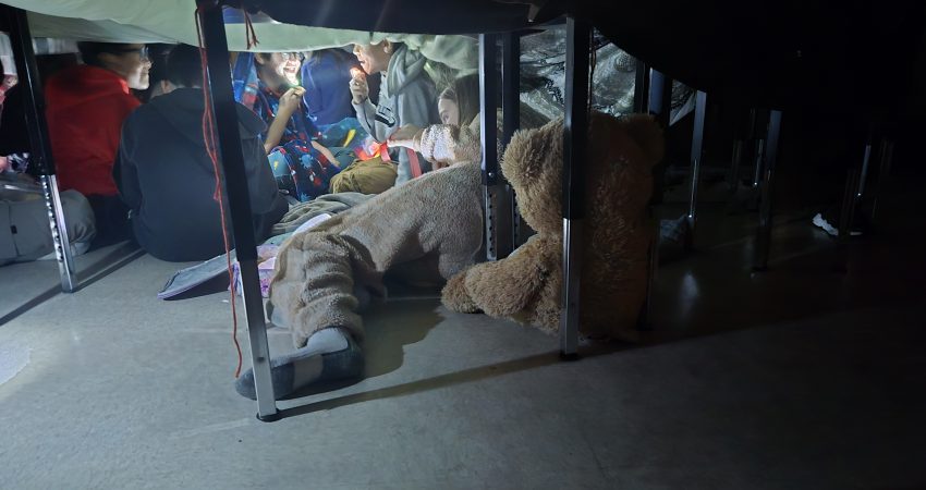 Div 6 Blanket Fort Day